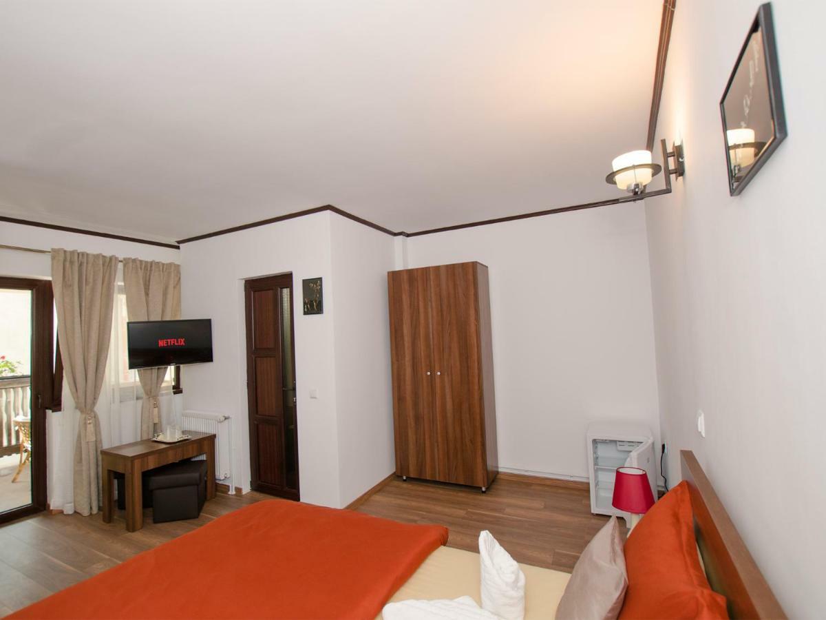 Appartamento Chez Marcel Sinaia Esterno foto