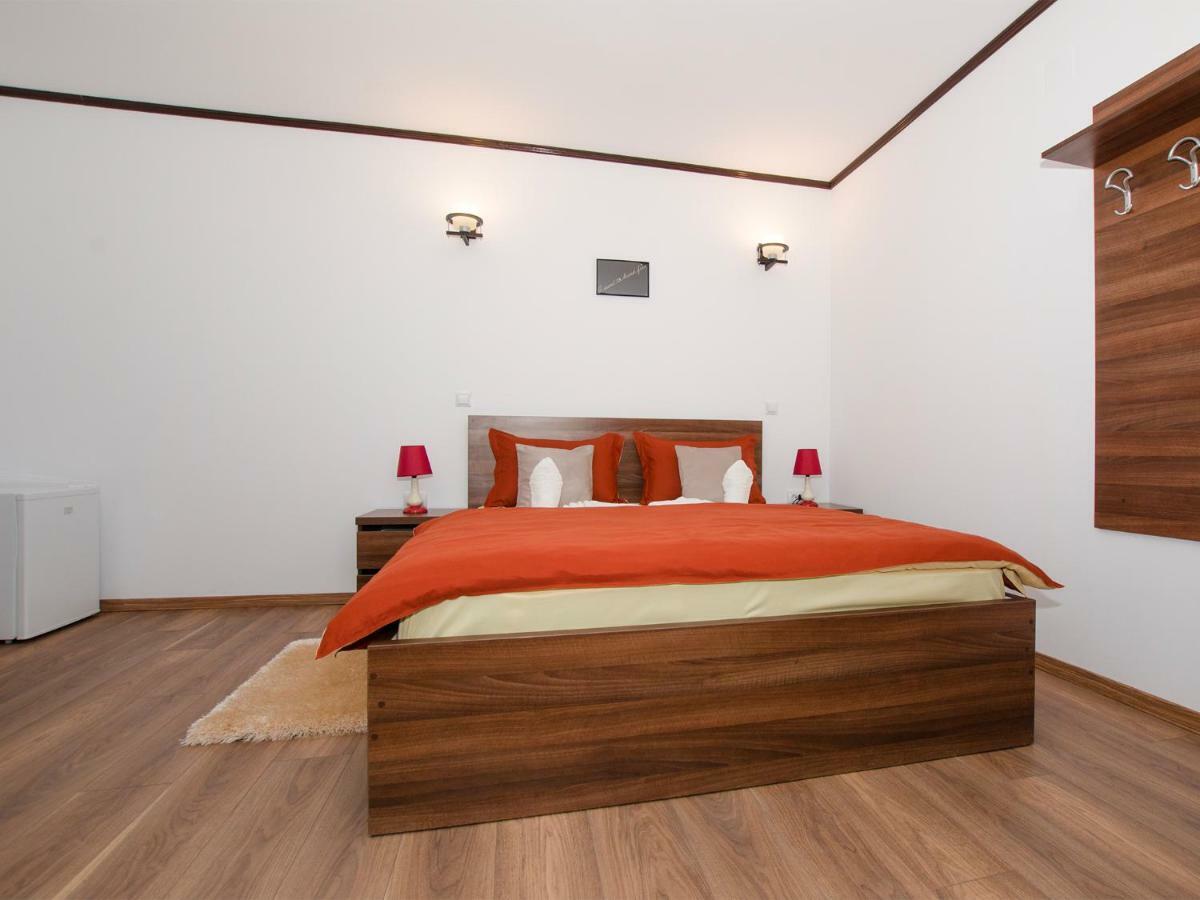 Appartamento Chez Marcel Sinaia Esterno foto